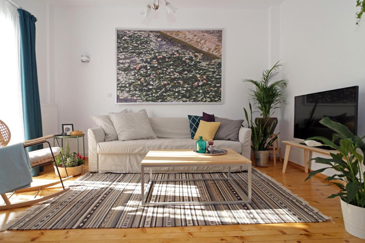 The 4 Travellers Thessaloniki Apartment Exterior photo
