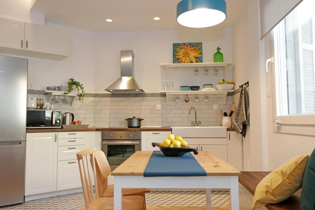 The 4 Travellers Thessaloniki Apartment Exterior photo